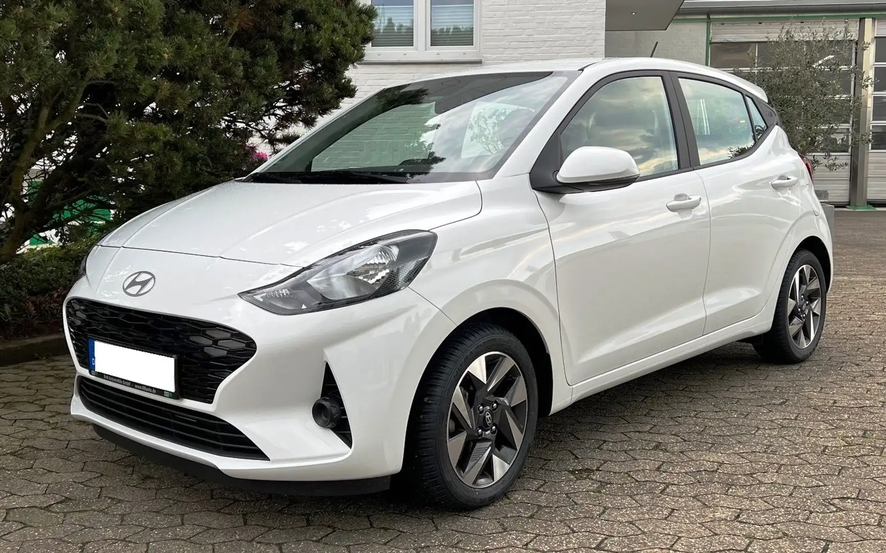 Hyundai i10 1.0 Trend Alu SHZ PDC DAB Weiß - 2