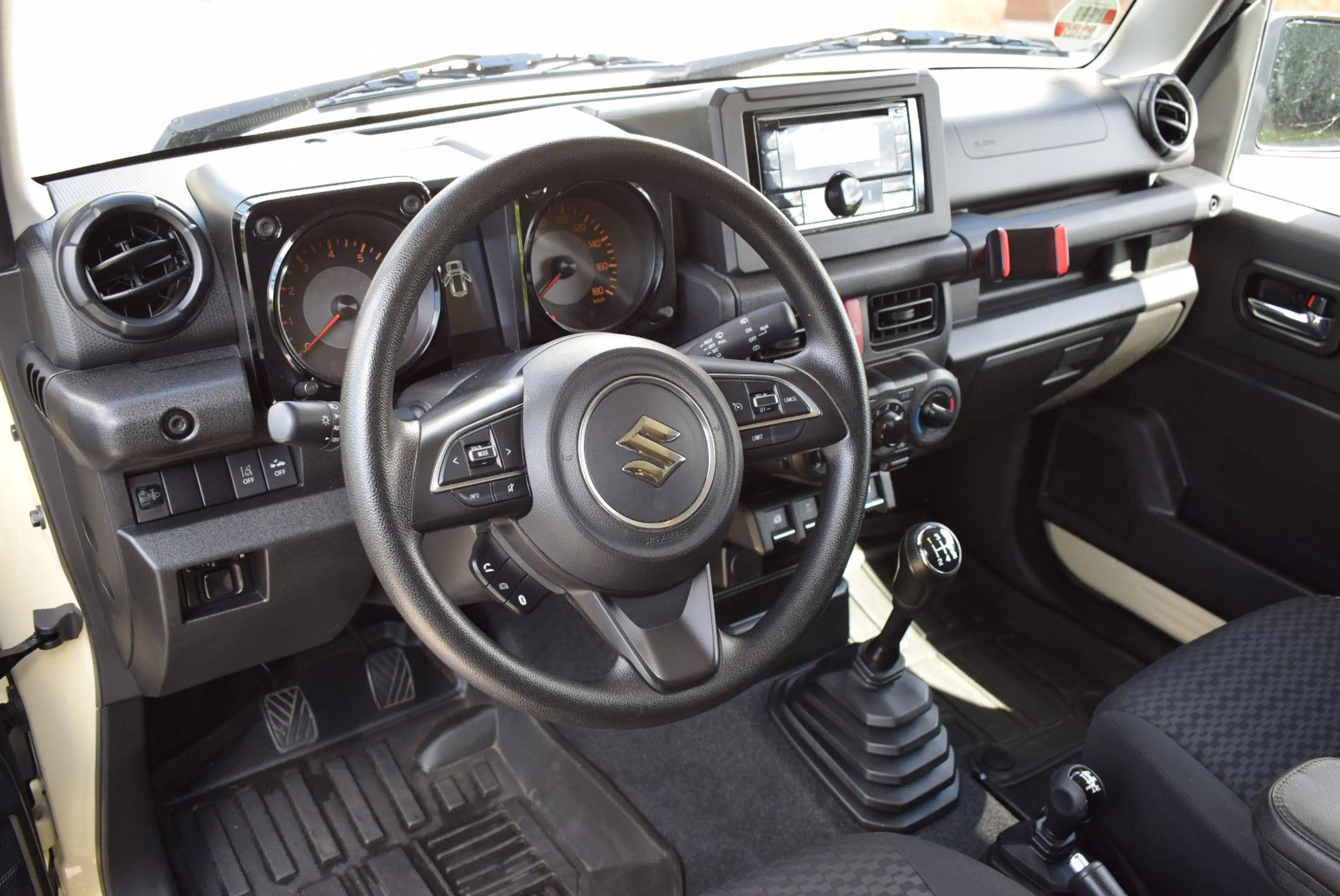 Suzuki Jimny Comfort AllGrip NFZ 1.HD/SUZUKI SH GEPFL. — photo 11