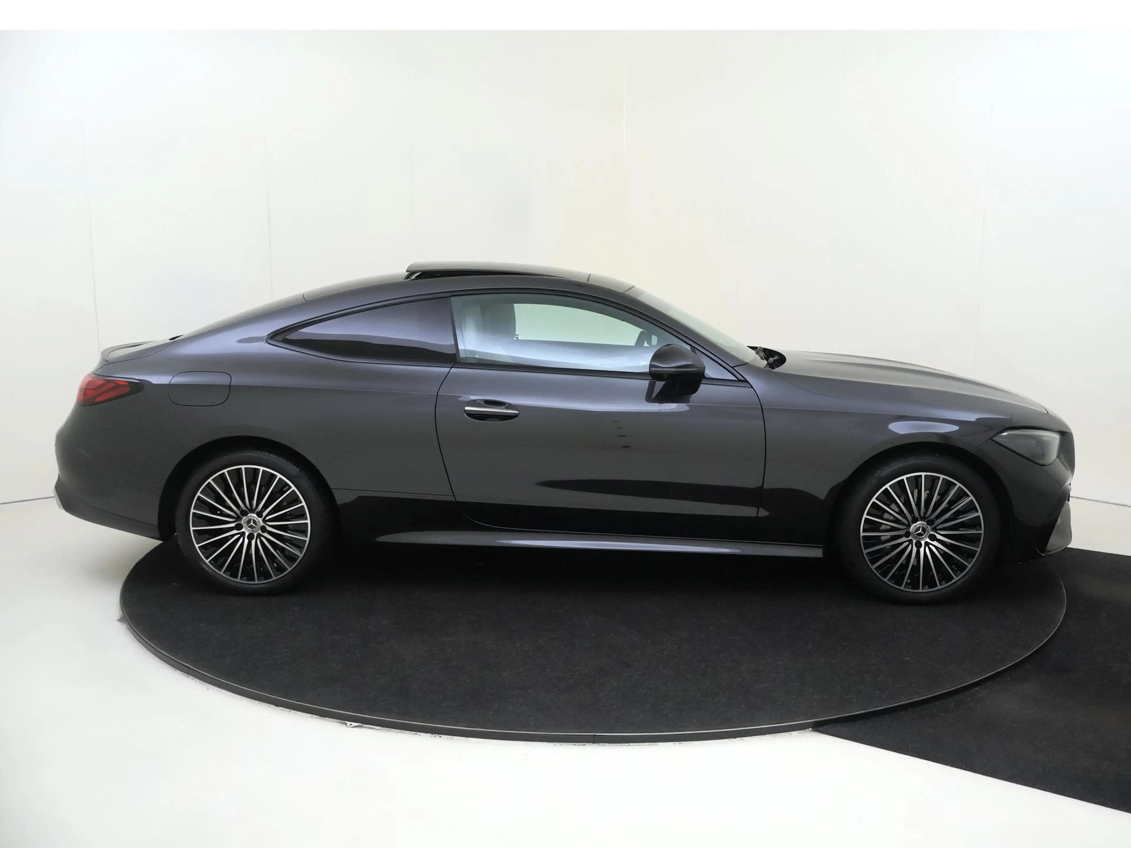 Mercedes-Benz CLE 300 Coupé e AMG Line / Premium Plus/ Burmester/ Head U — photo 9