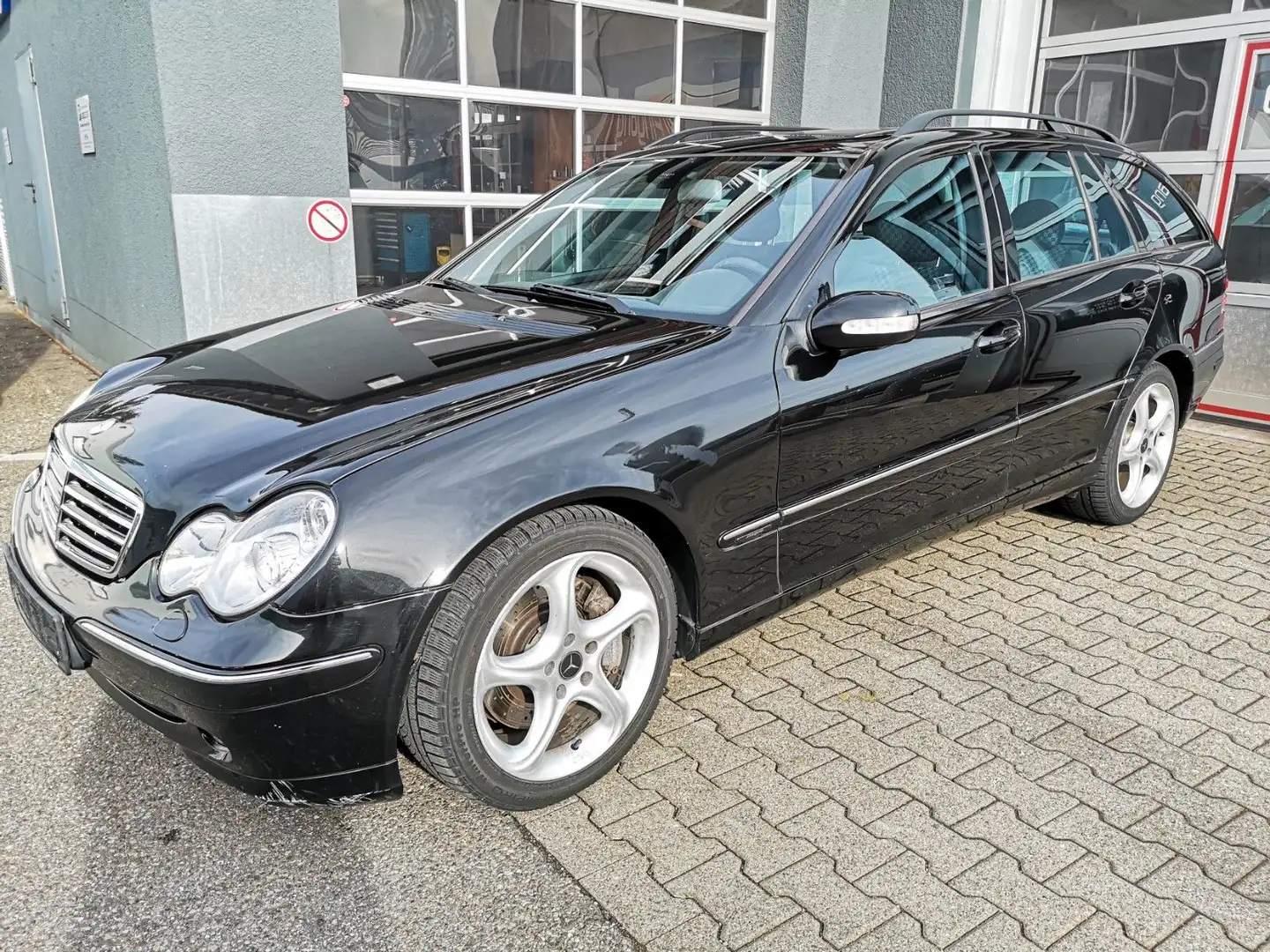 Mercedes-Benz C 220 T CDI Avantgarde NAVI Sitzheizung Tempomat Schwarz - 1