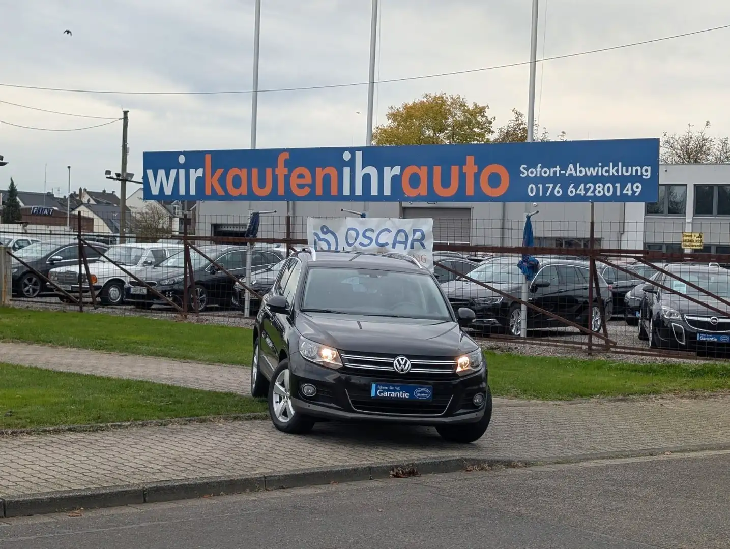 Volkswagen Tiguan Cup Sport & Style BMT*1-HAND*PDC V-H*AHK Schwarz - 1