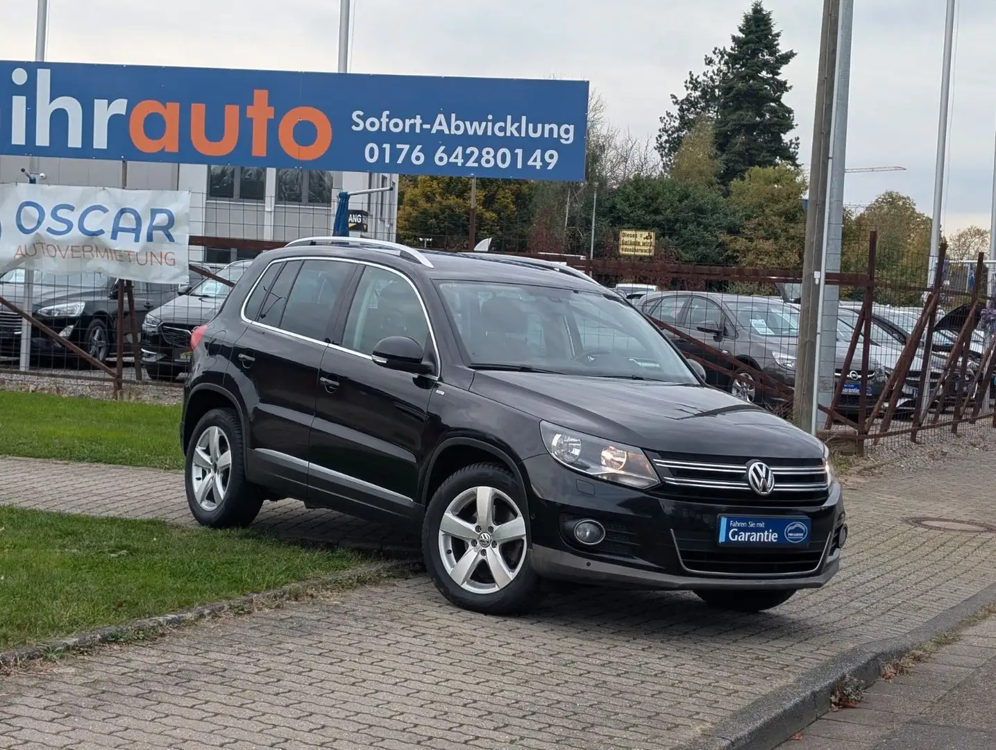 Volkswagen Tiguan Cup Sport & Style BMT*1-HAND*PDC V-H*AHK Schwarz - 2