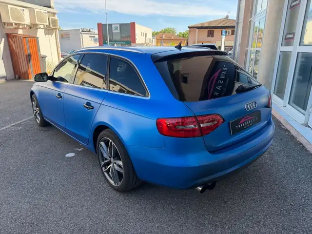 Audi A4 Avant view 7
