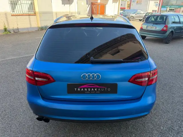 Audi A4 Avant view 6