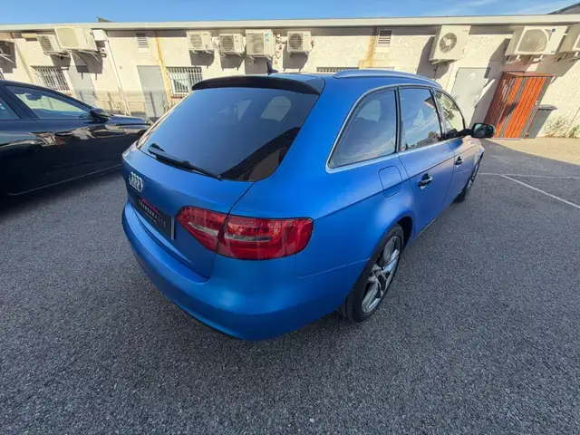 Audi A4 Avant view 5