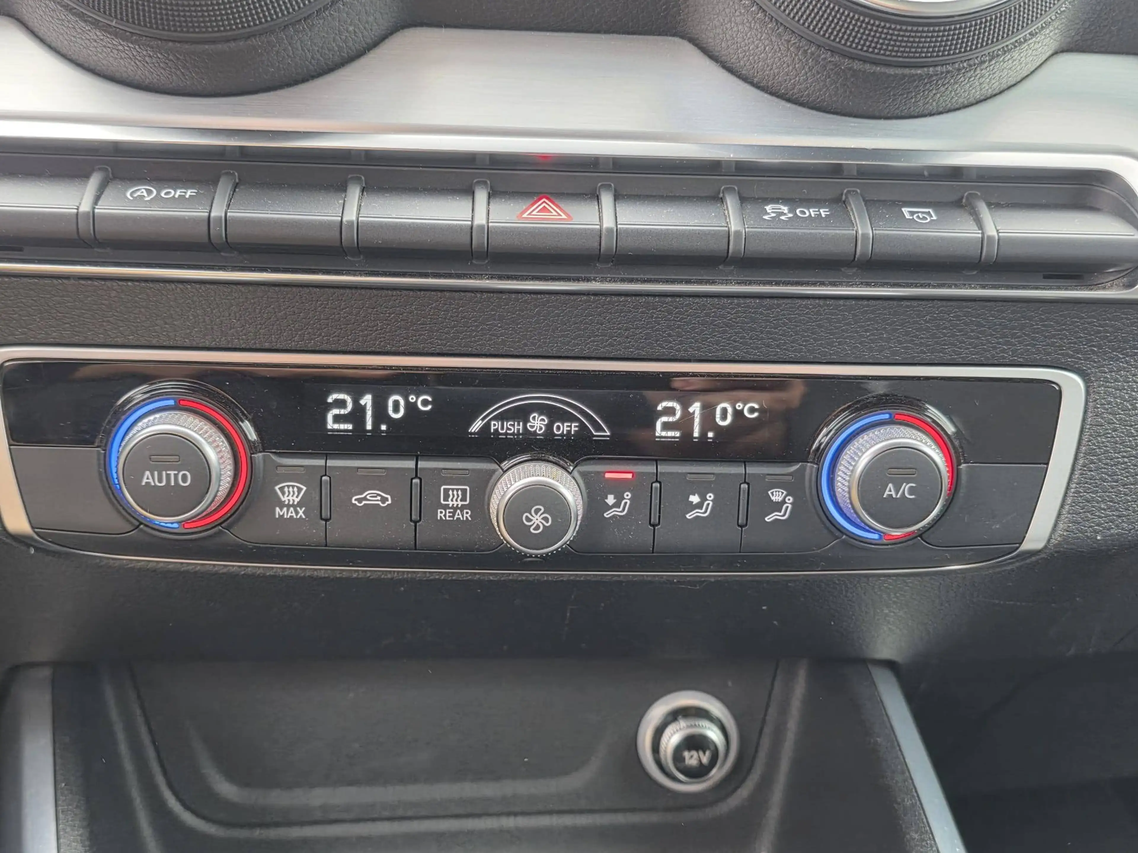 Audi Q2 Q2 1.0 TFSI Sport — photo 13