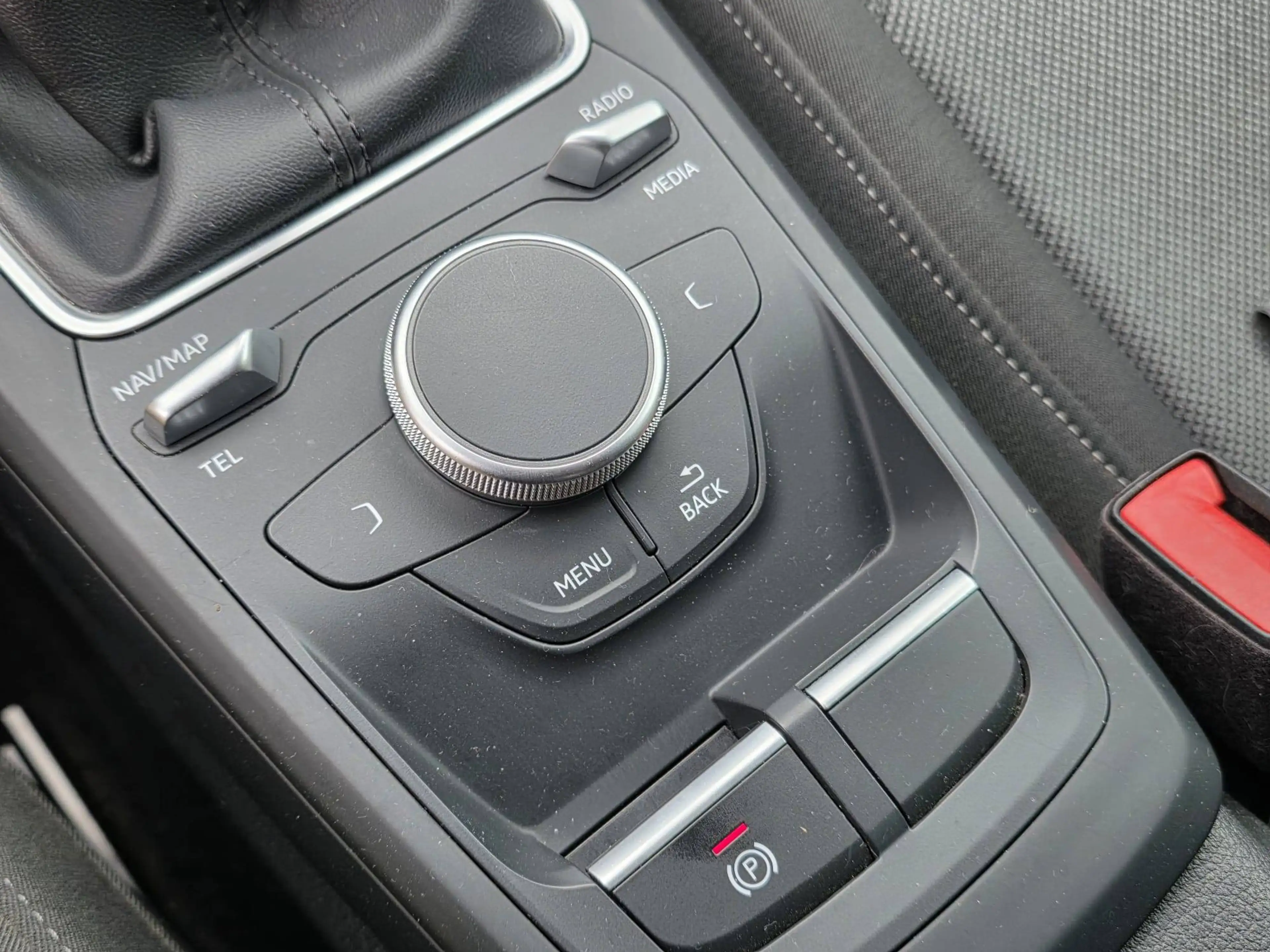 Audi Q2 Q2 1.0 TFSI Sport — photo 14