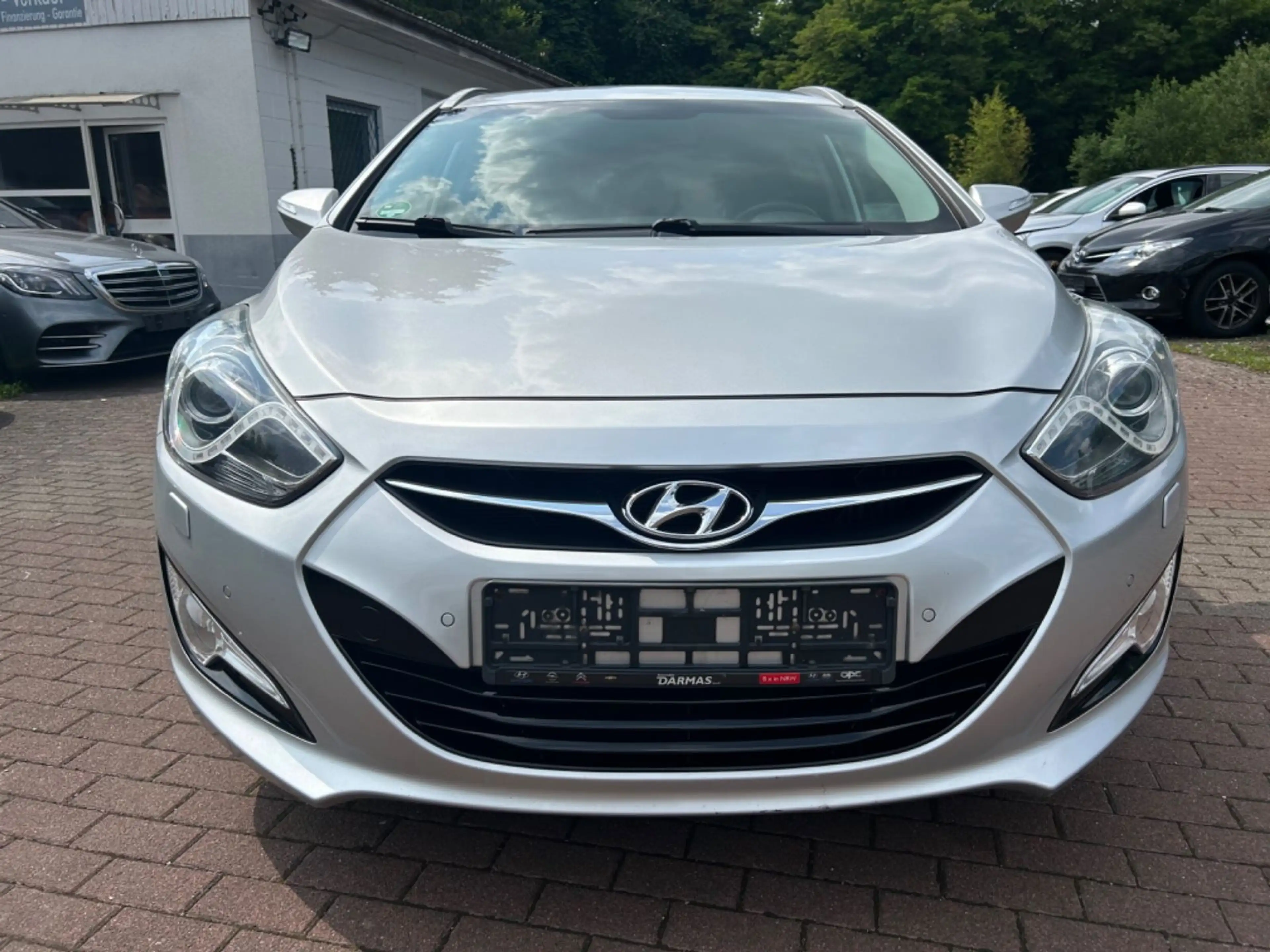 Hyundai i40 cw Style*Automatik*Keyless*Xenon*Navi*Kamera — photo 2