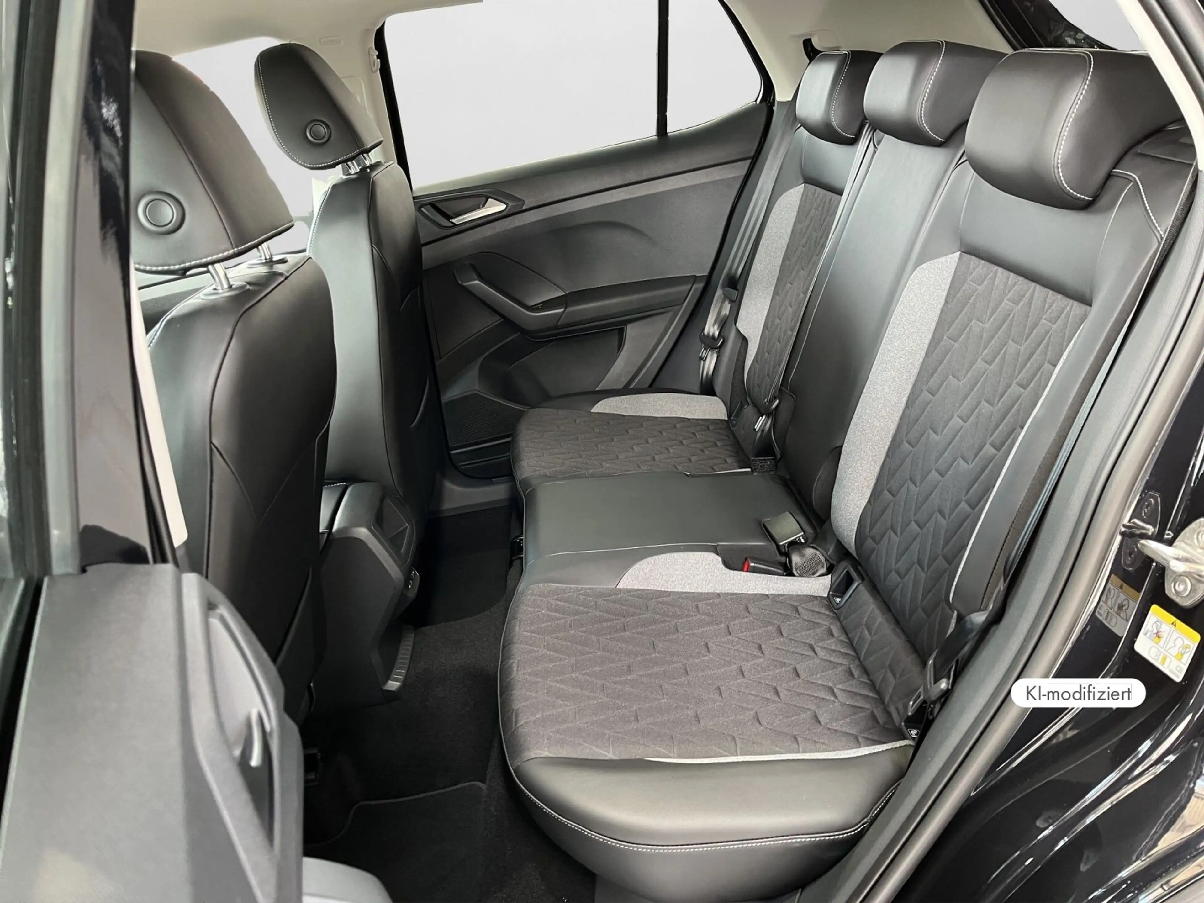 Volkswagen T-Cross Life 1.0 TSI DSG — photo 14