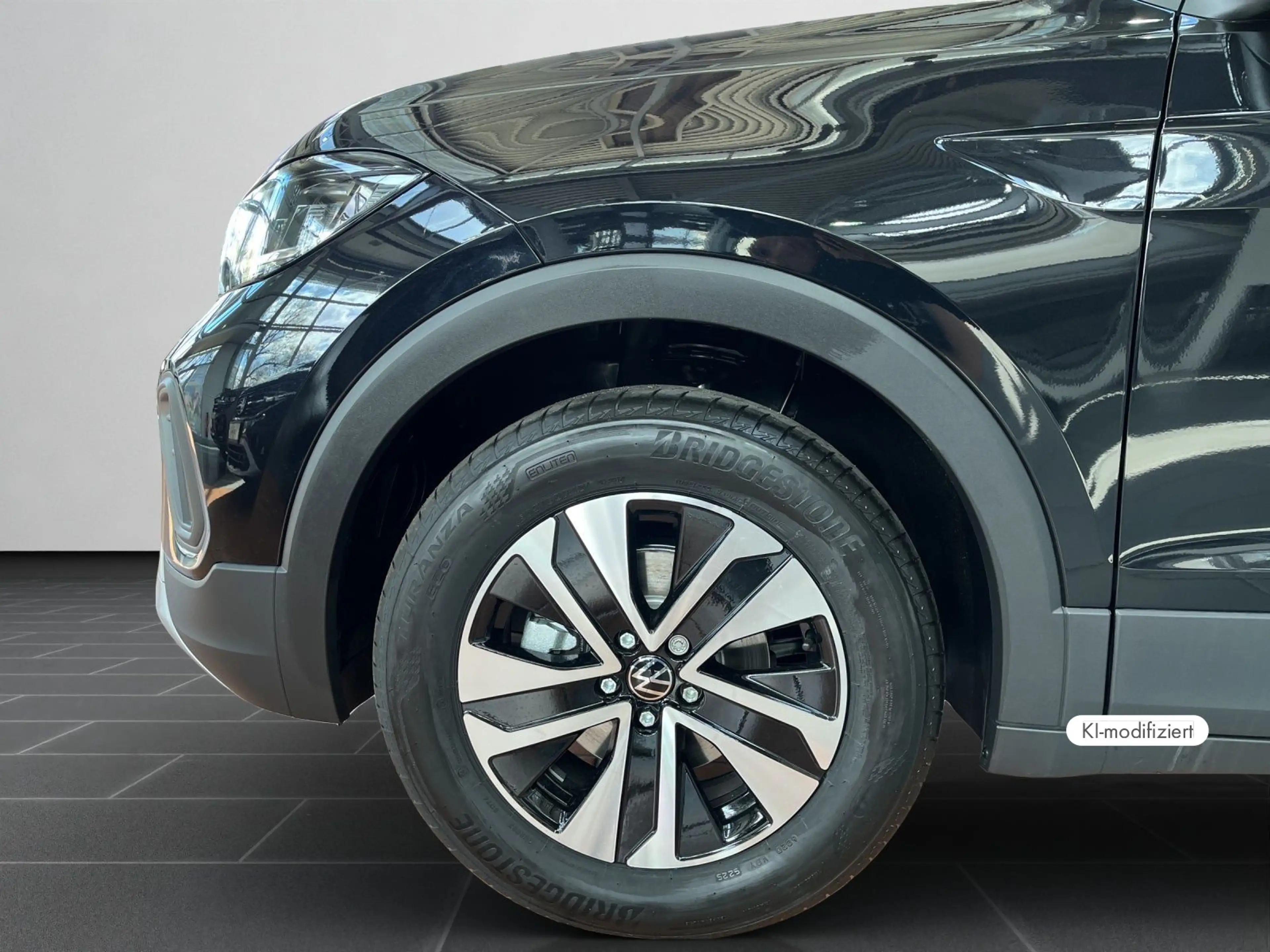 Volkswagen T-Cross Life 1.0 TSI DSG — photo 8
