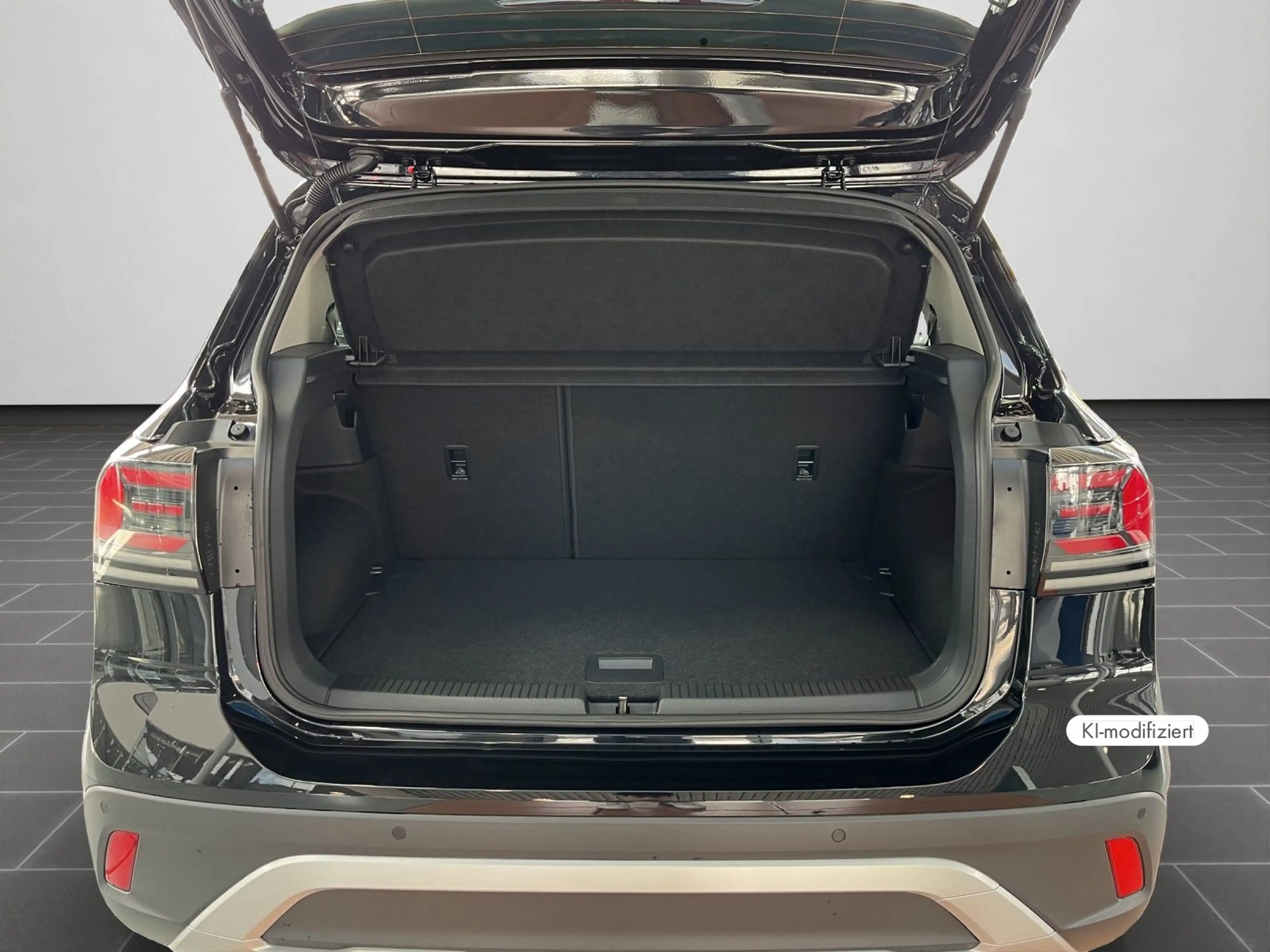 Volkswagen T-Cross Life 1.0 TSI DSG — photo 15