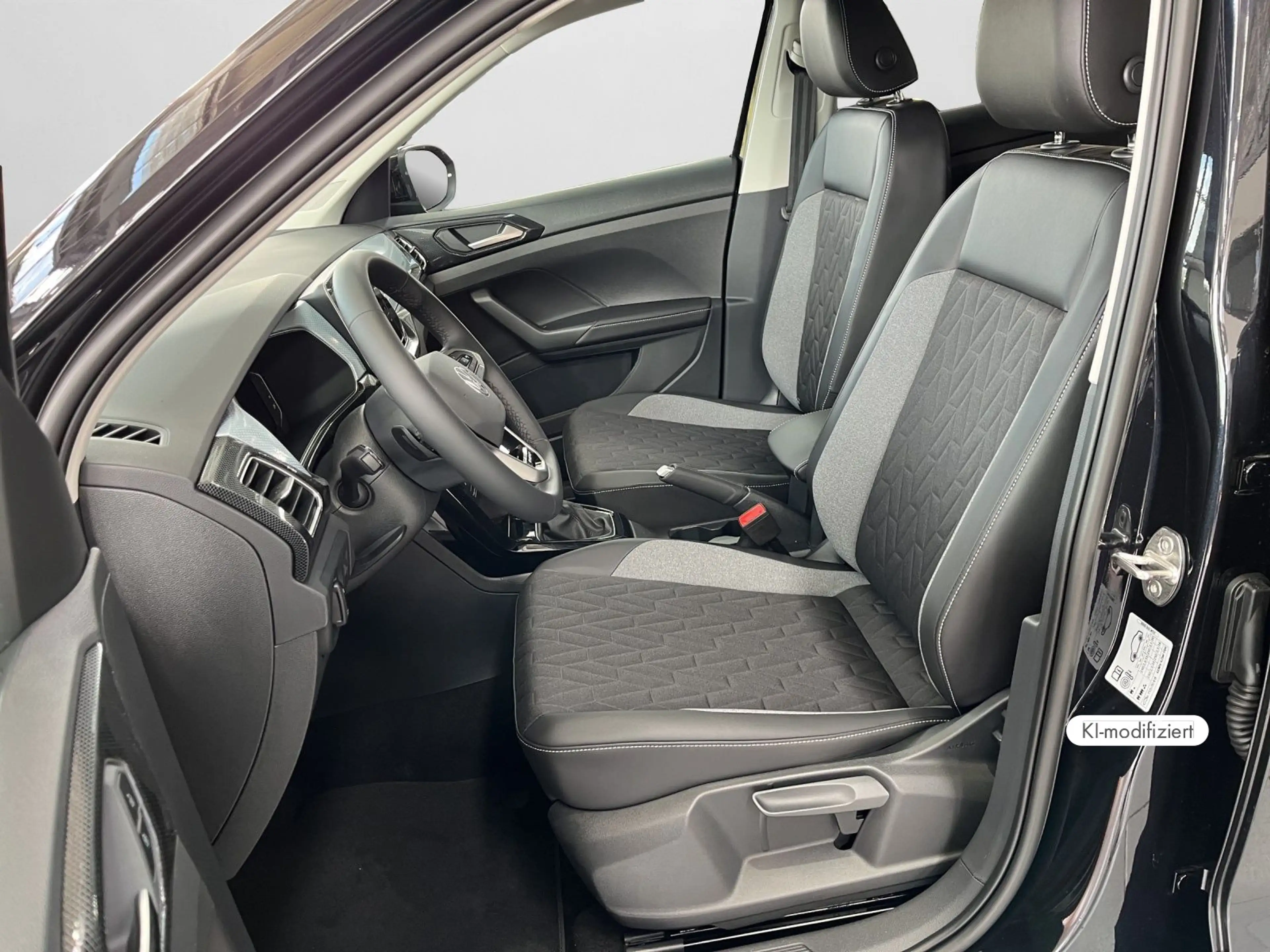 Volkswagen T-Cross Life 1.0 TSI DSG — photo 12