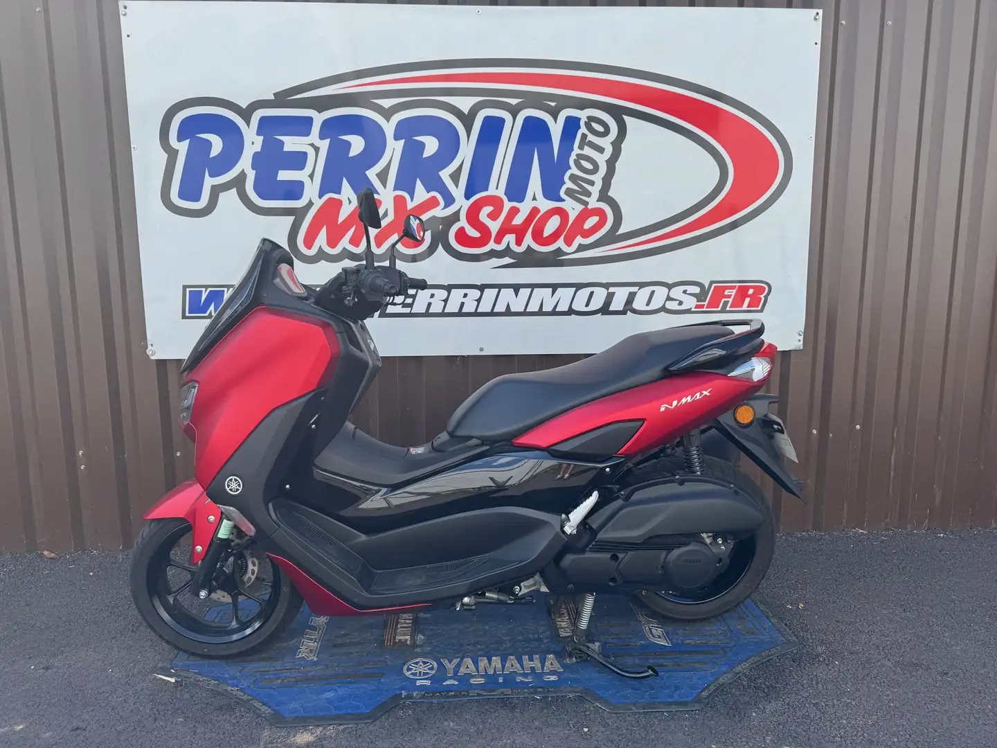 Yamaha NMAX Rouge - 1