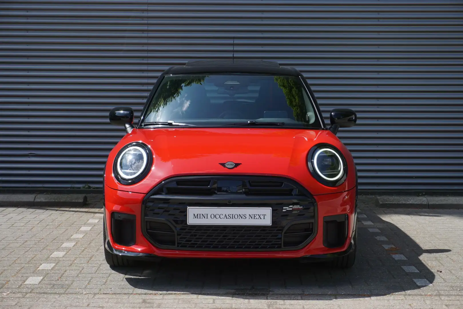 MINI Cooper S 5-deurs John Cooper Works Uitvoering | Pakket XL | Rood - 2