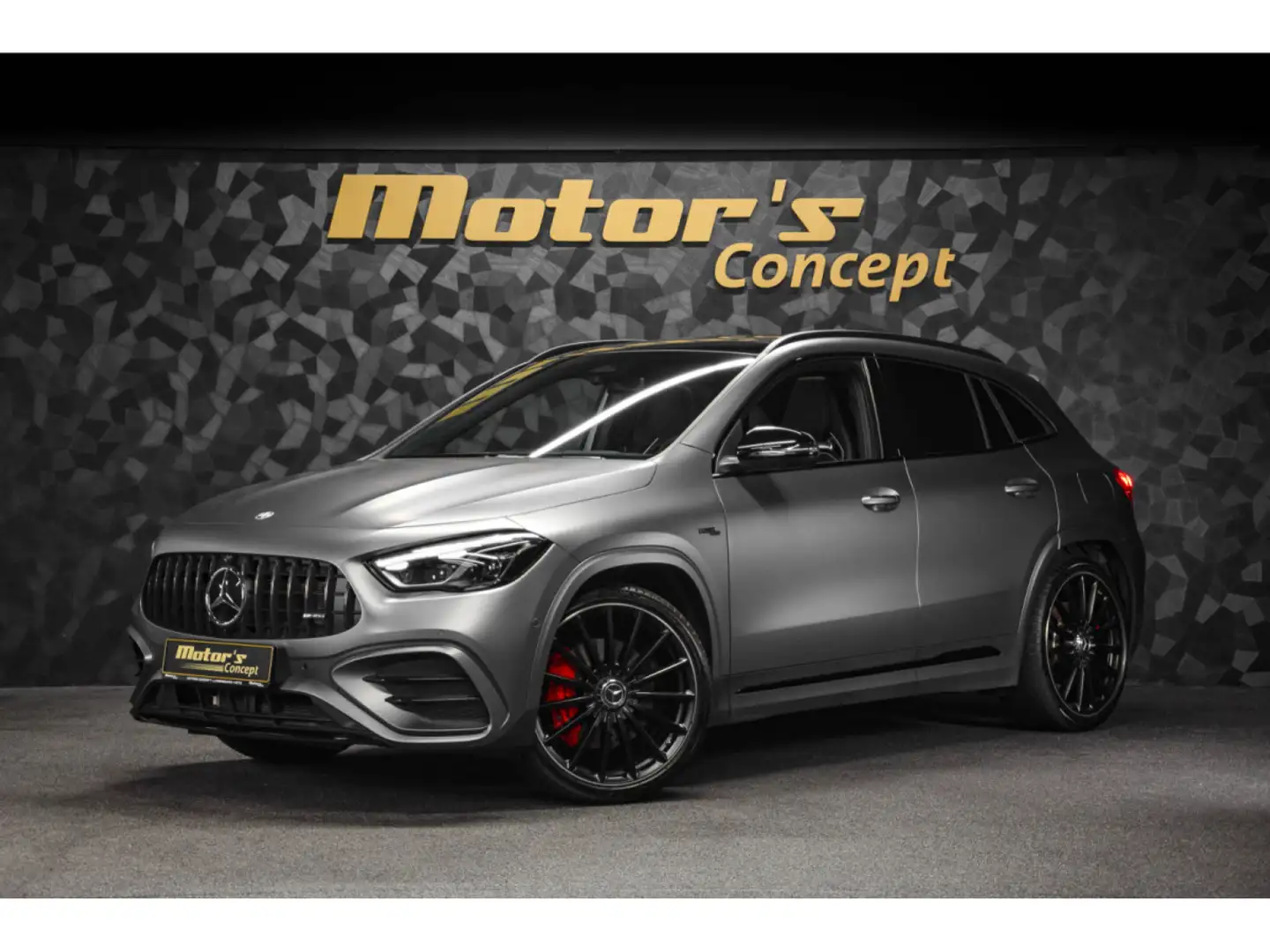 Mercedes-Benz GLA 35 AMG 4 MATIC Gris - 1
