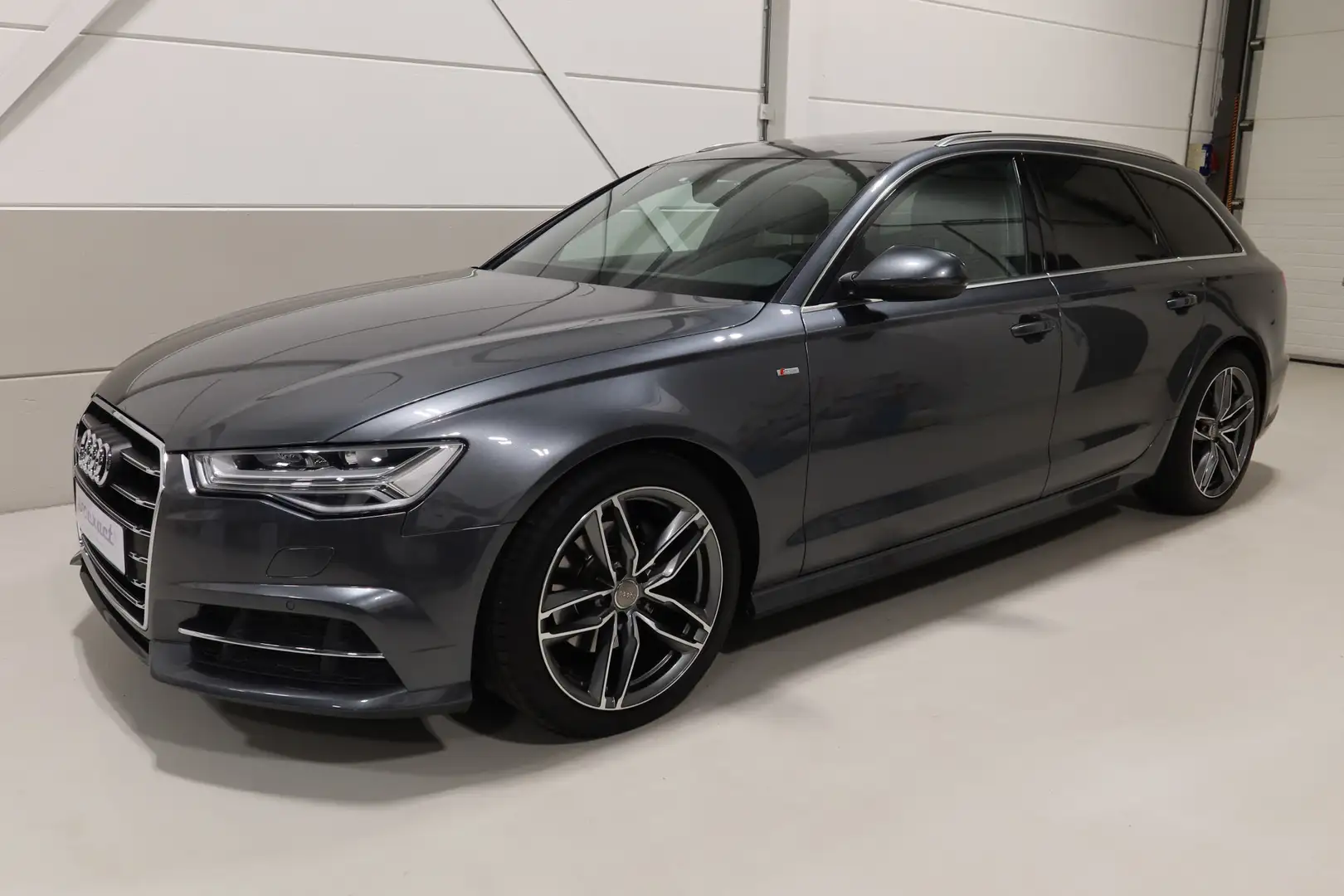 Audi A6 Avant 1.8 TFSI ultra S-line Edition I Panoramadak Grijs - 2