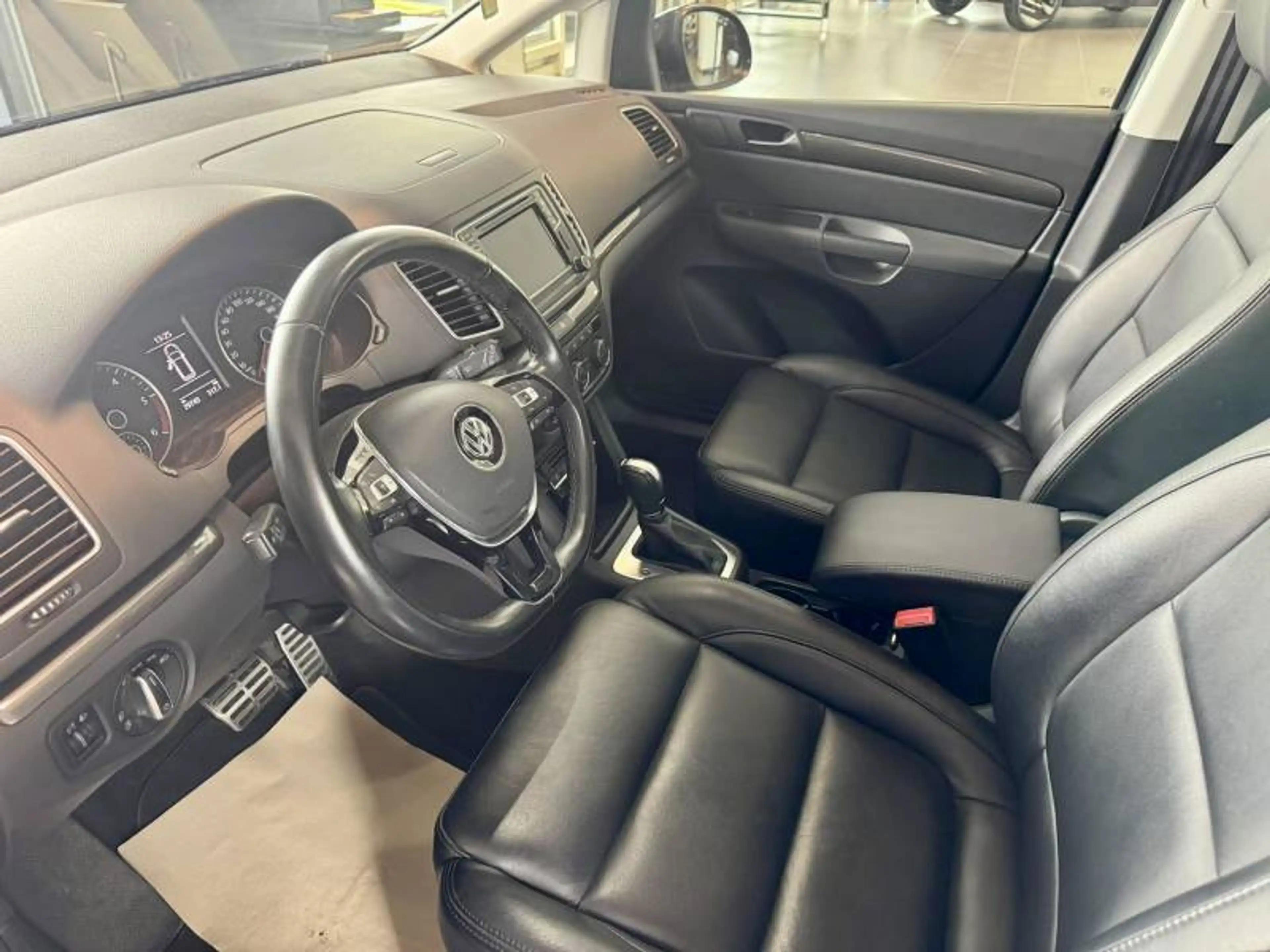 Volkswagen Sharan 2 1.4 TSi 110kW DSG6 Highline — photo 9