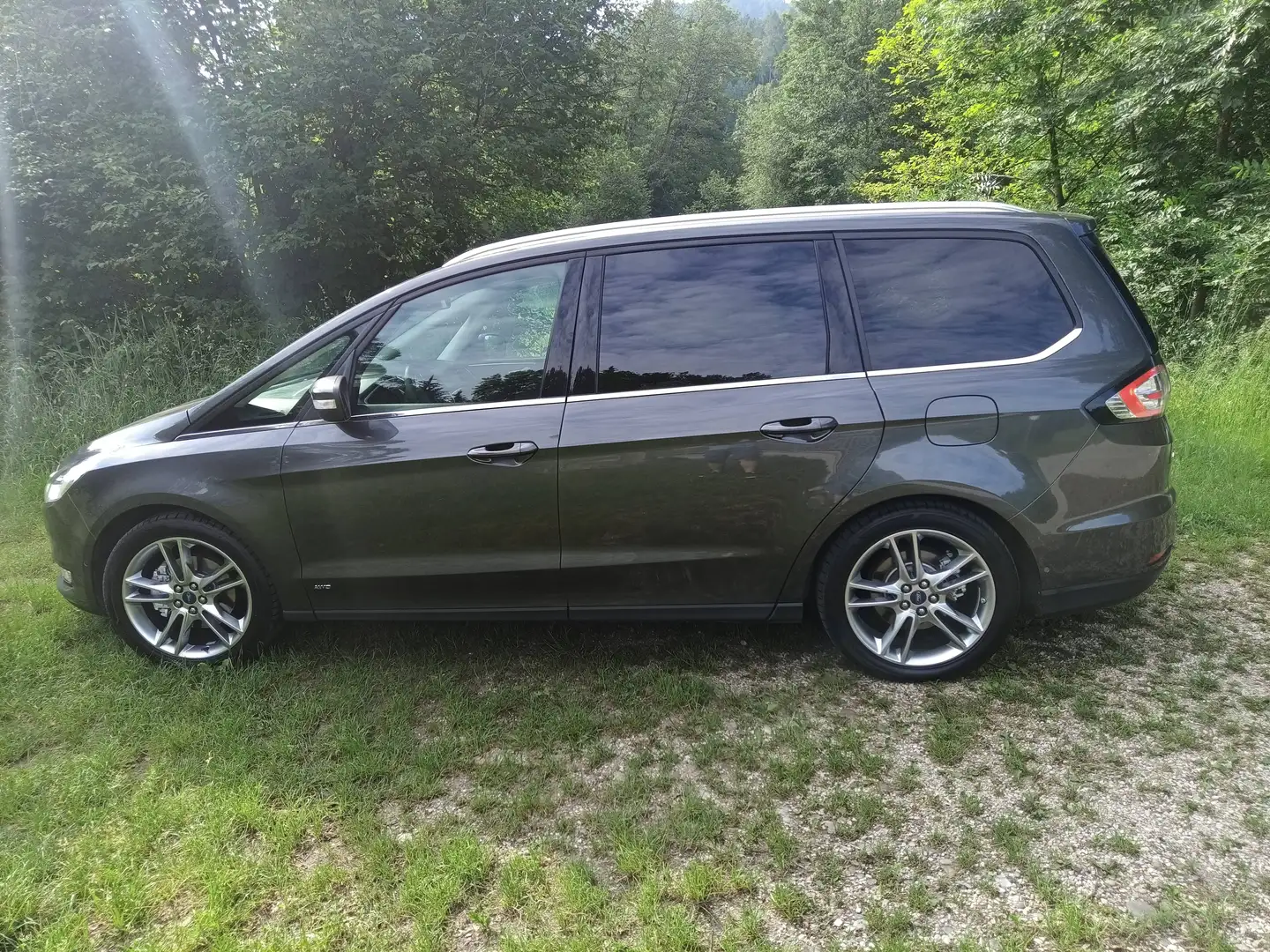Ford Galaxy Galaxy 2,0 EcoBlue SCR AWD Titanium Aut. Titanium Grau - 2