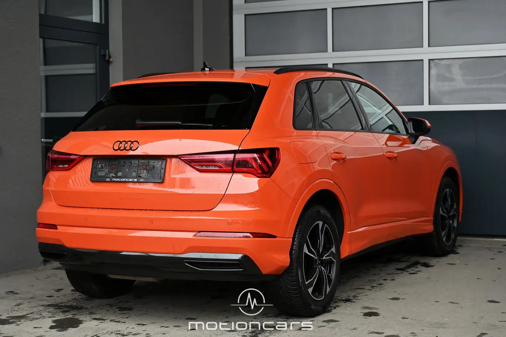 Audi Q3 35 2.0 TDI advanced Orange - 2