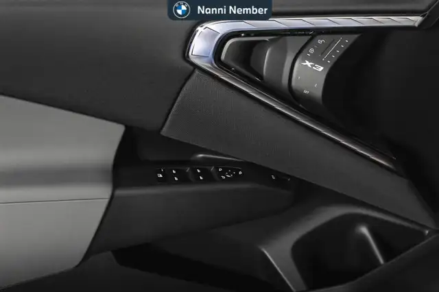BMW X3 view 8