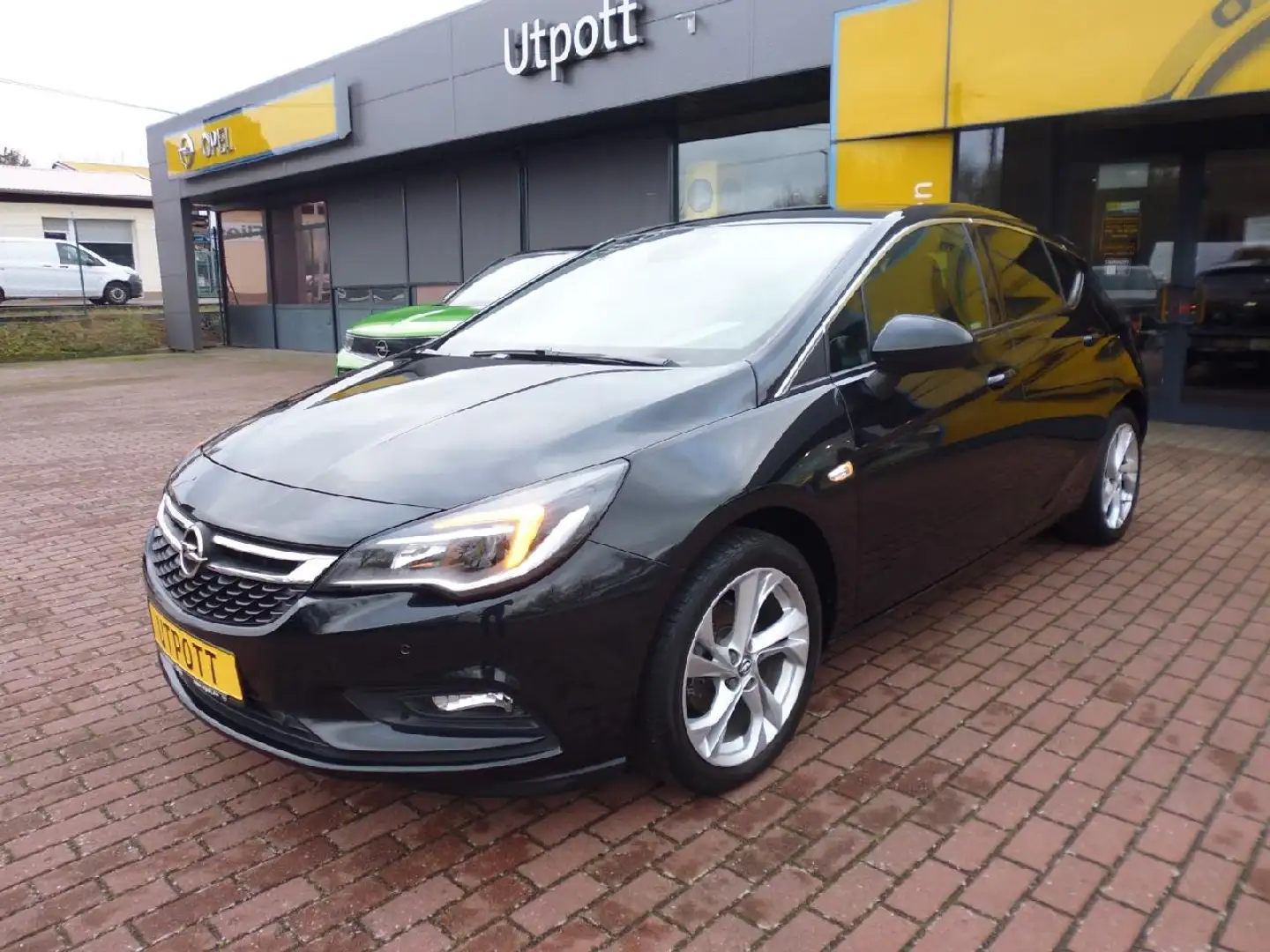 Opel Astra Dynamic Nero - 1