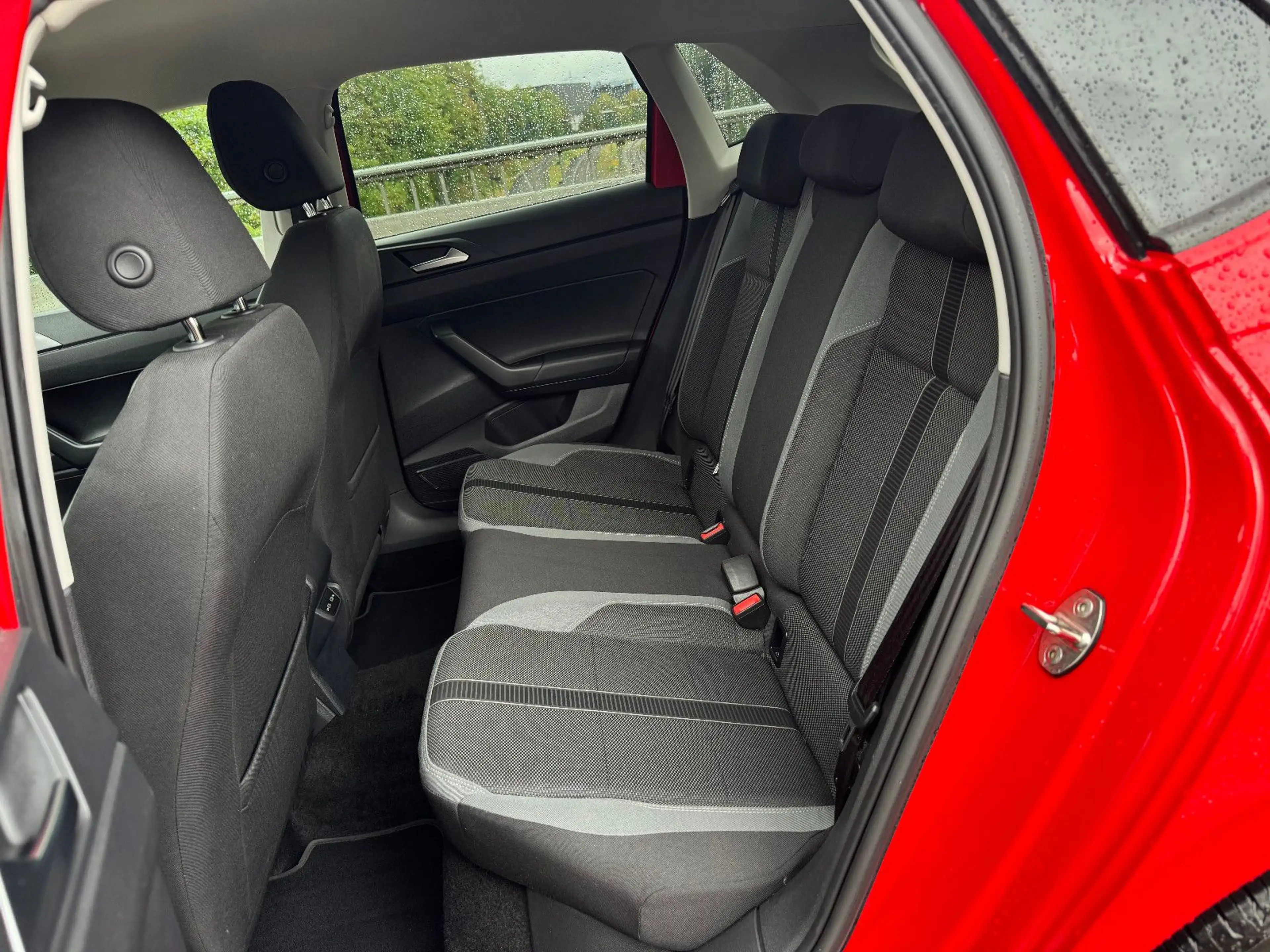 Volkswagen Polo VI Highline DSG 1.0 TSI ACC SHZ PDC DAB App — photo 9