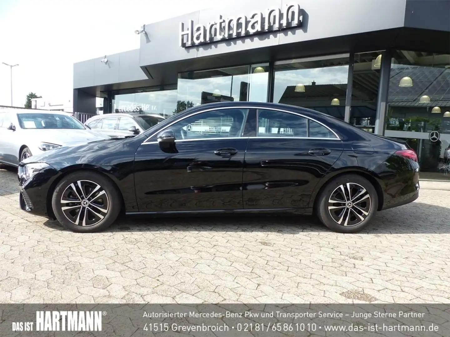 Mercedes-Benz CLA 180 ADVANCED+MBUX+NAVI+RF-KAM+SPGL-PAKET+LED Schwarz - 2