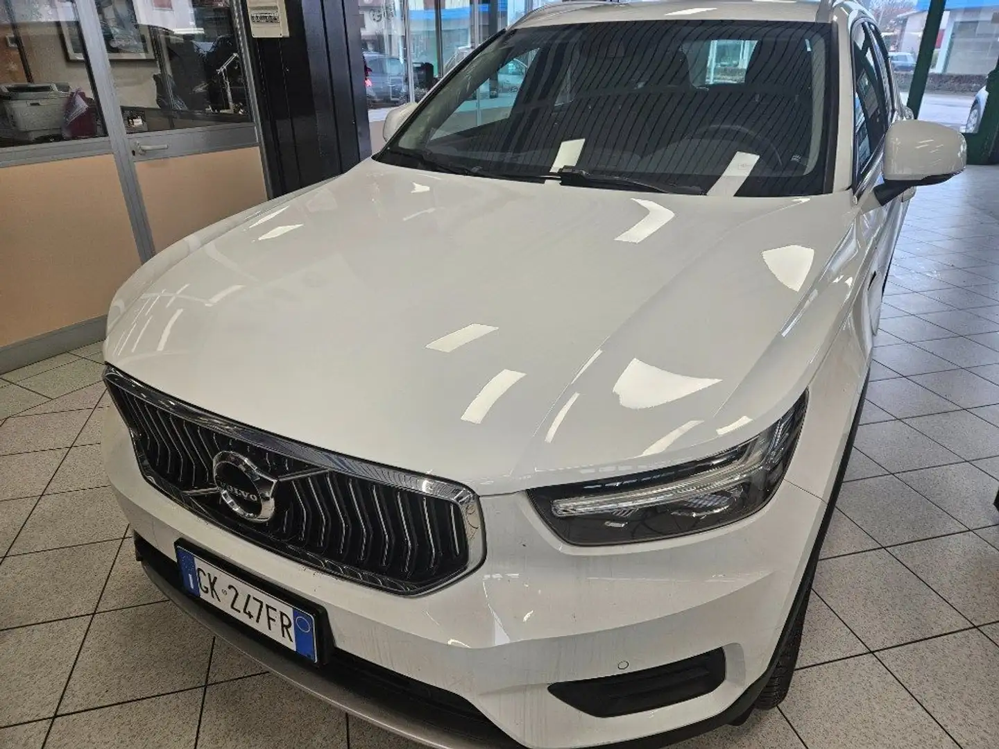Volvo XC40 T4 Recharge Plug-in Hybrid automatico Ultimate Bri Bianco - 2