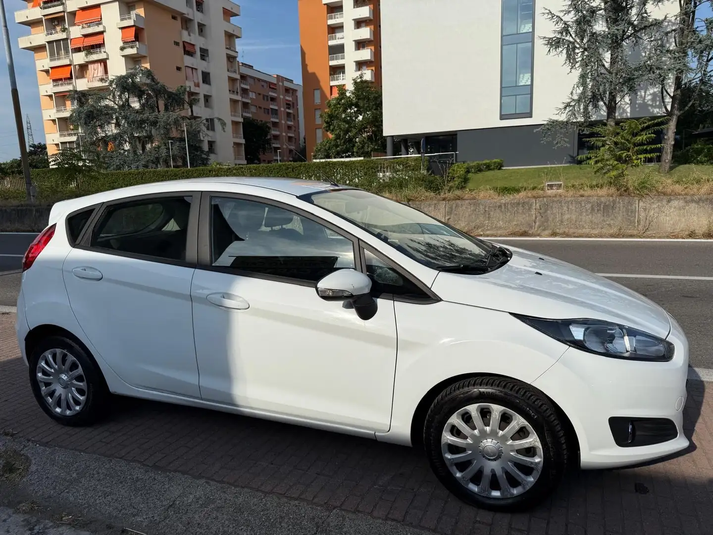 Ford Fiesta Fiesta VI 2013 5p 1.4 Gpl 92cv Wit - 2