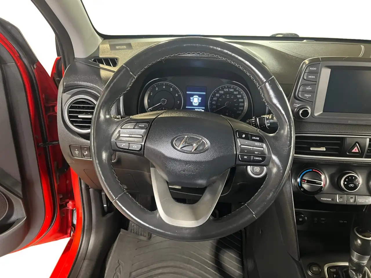 Hyundai KONA снимка Hyundai KONA