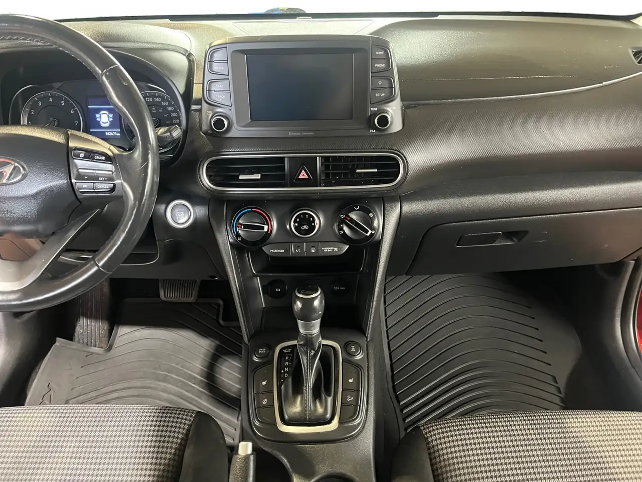 Hyundai KONA снимка Hyundai KONA