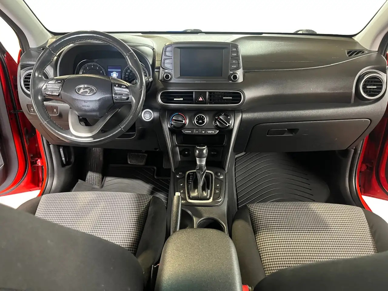 Hyundai KONA снимка Hyundai KONA