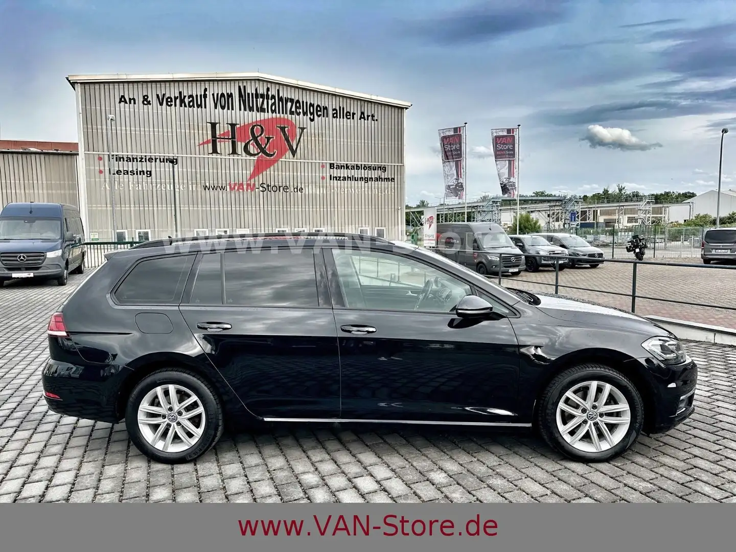 Volkswagen Golf GOLF VII VARIANT COMFORTLINE/NAV/LED/SHZG/AHK Schwarz - 2