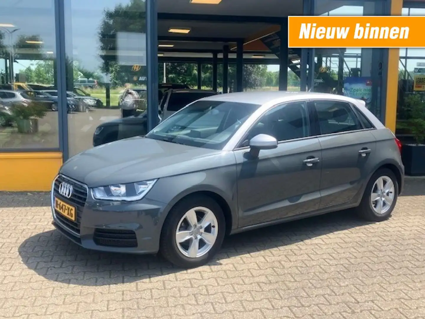 Audi A1 1.0 TFSI 5 drs Gris - 1