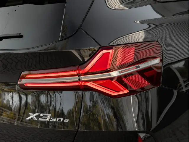 BMW X3 view 12