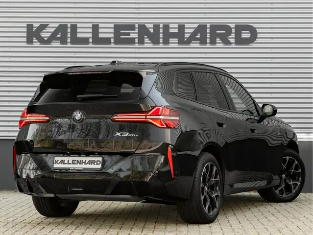 BMW X3 view 3