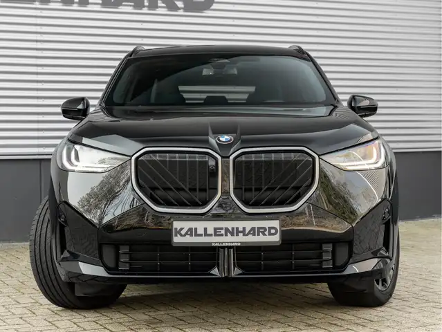 BMW X3 view 6