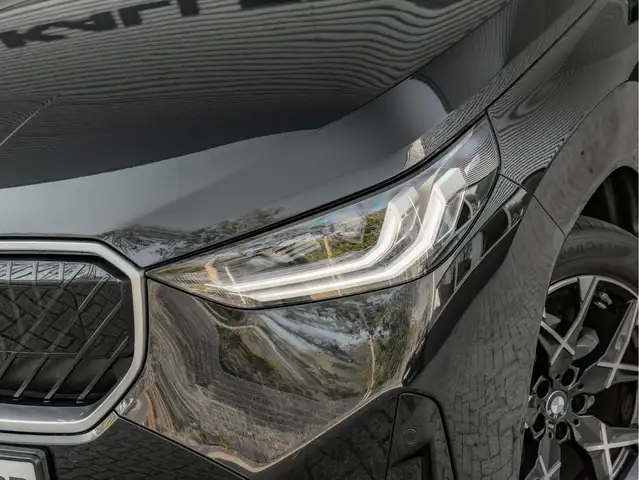 BMW X3 view 10