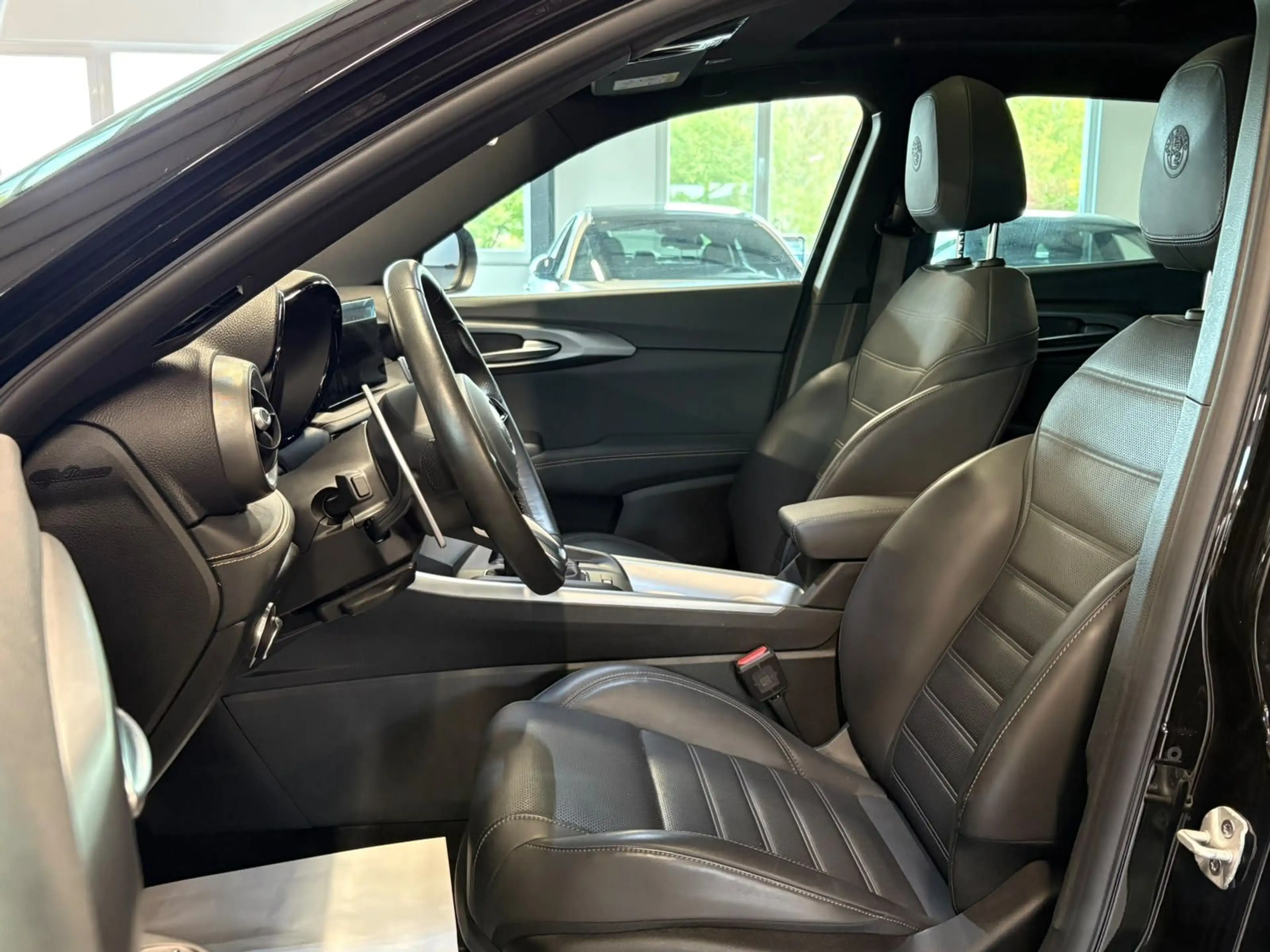 Alfa Romeo Tonale Veloce MATRIX+PANO+NAV+ACC+WINTER+KAM+19" — photo 7