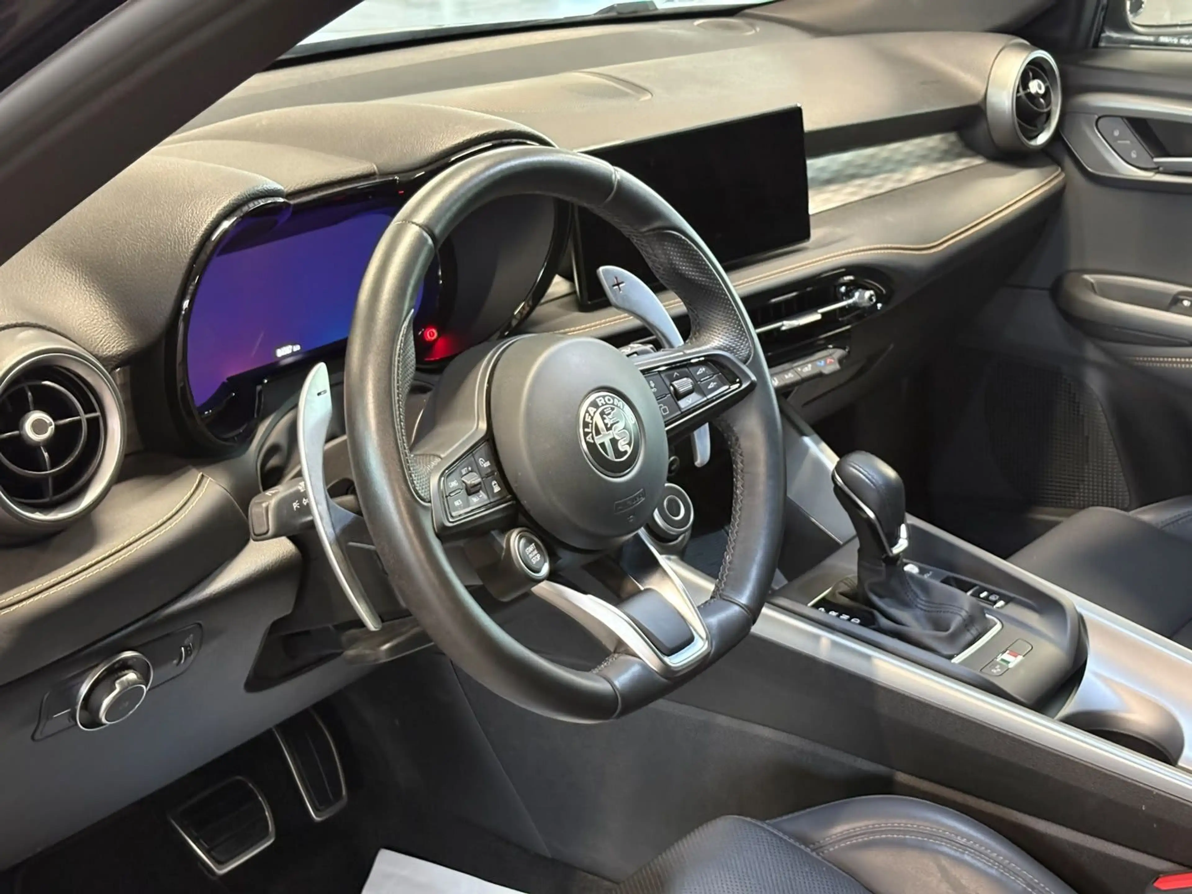 Alfa Romeo Tonale Veloce MATRIX+PANO+NAV+ACC+WINTER+KAM+19" — photo 8