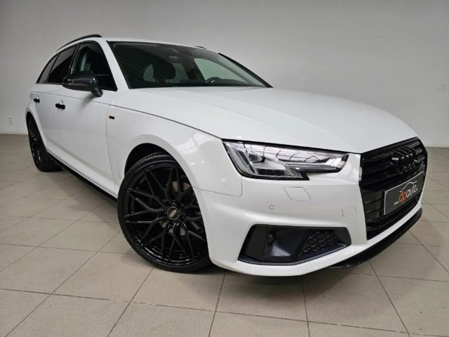 Audi A4 2.0 TFSI S Line - 1
