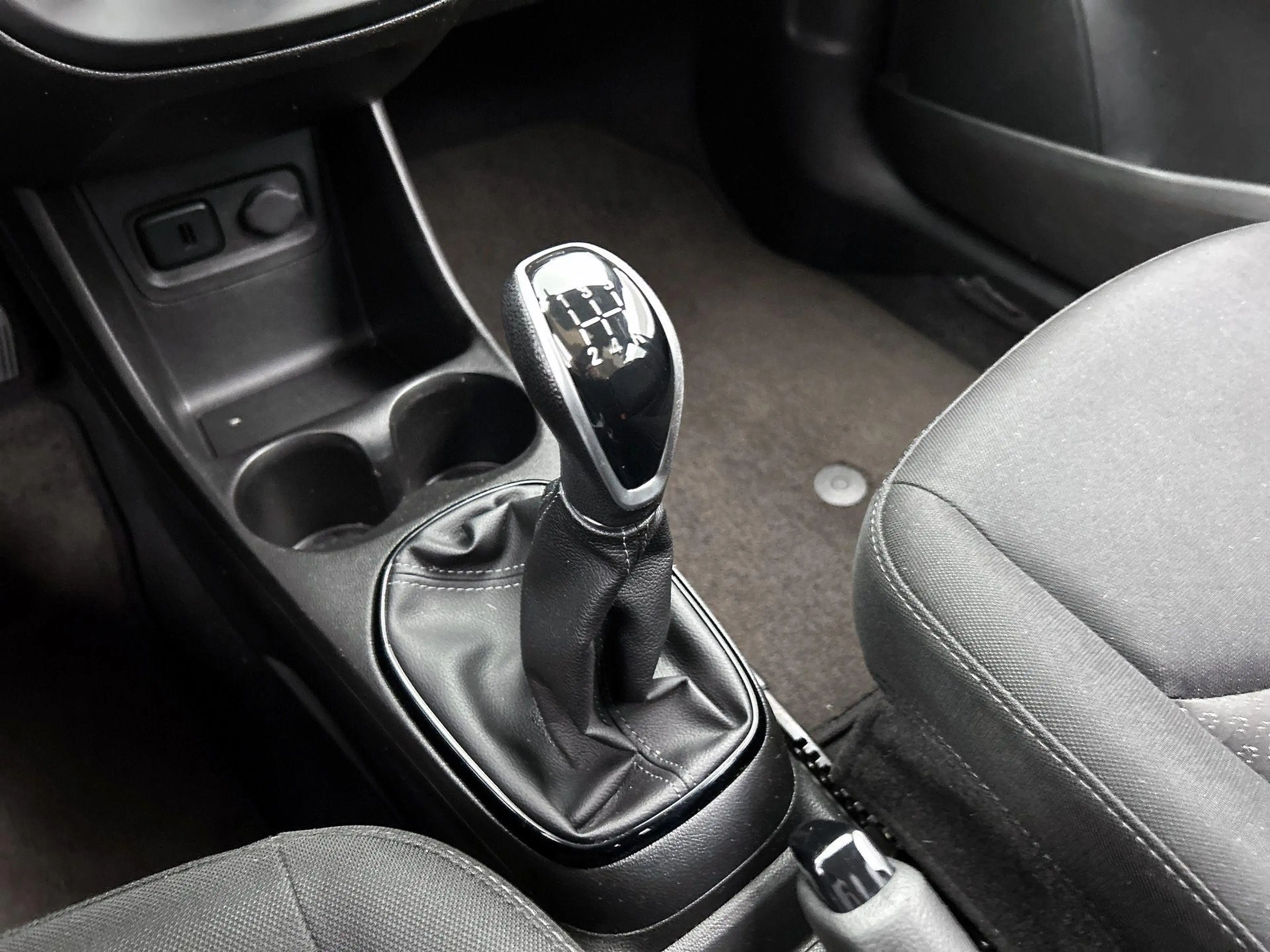 Opel Karl 1.0 ecoFLEX Edition — photo 13