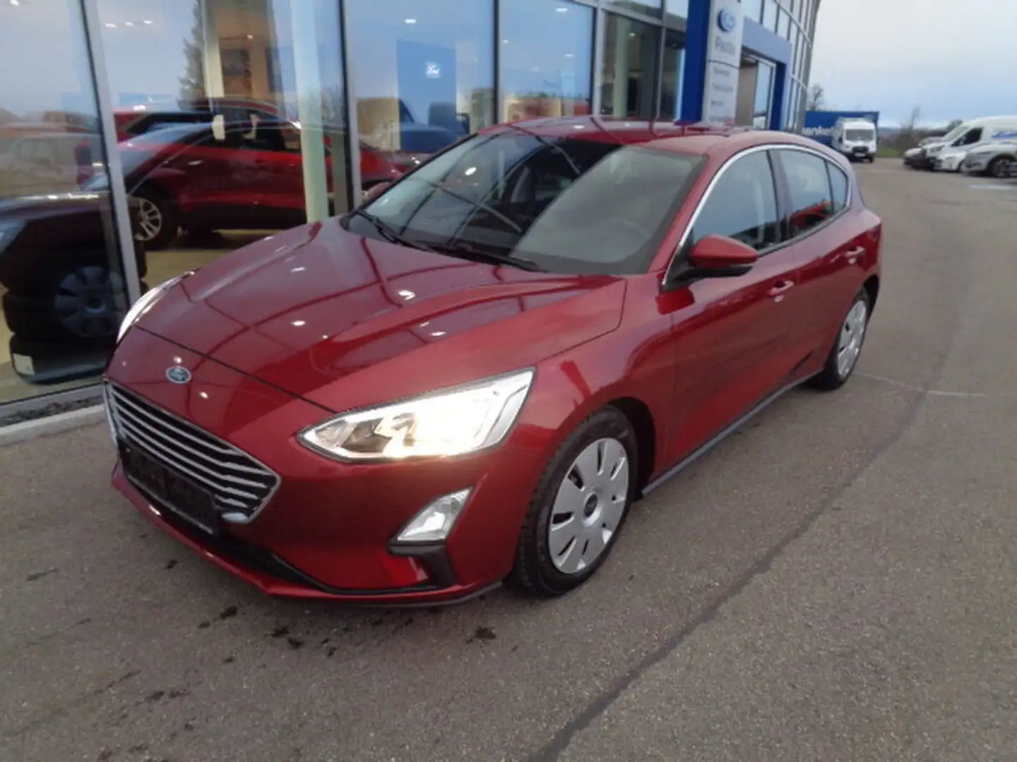 Ford Focus Trend Business 100PS Benzin Rot - 1