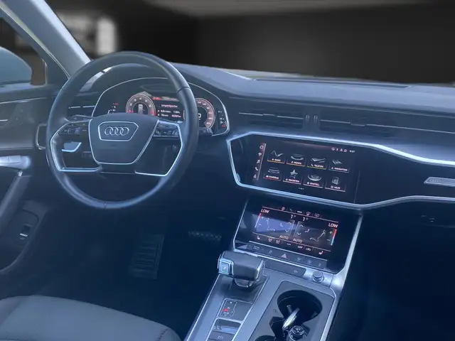 Audi A6 view 11