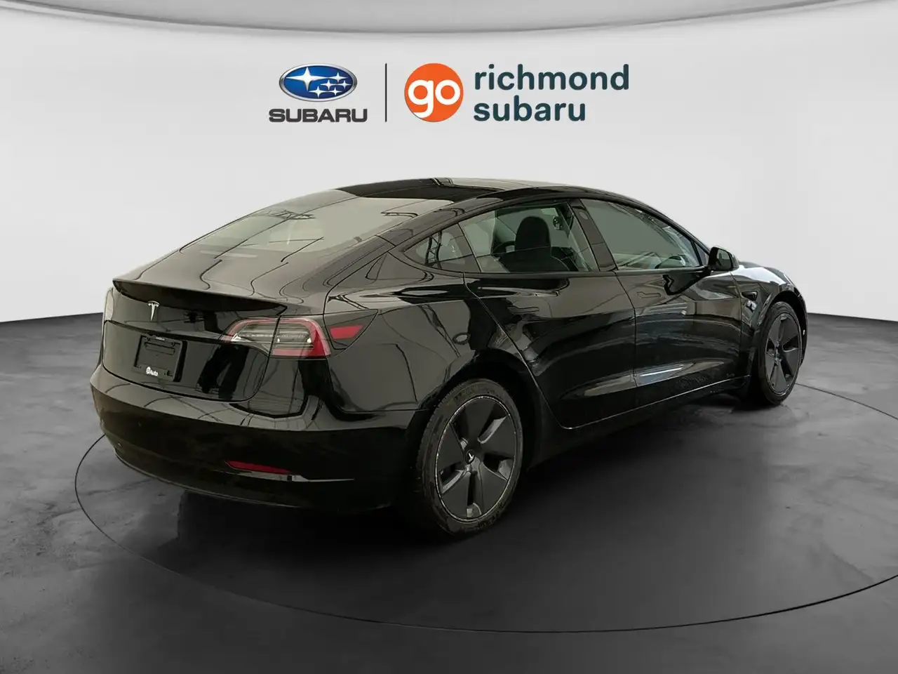 Tesla Model 3 снимка Tesla Model 3