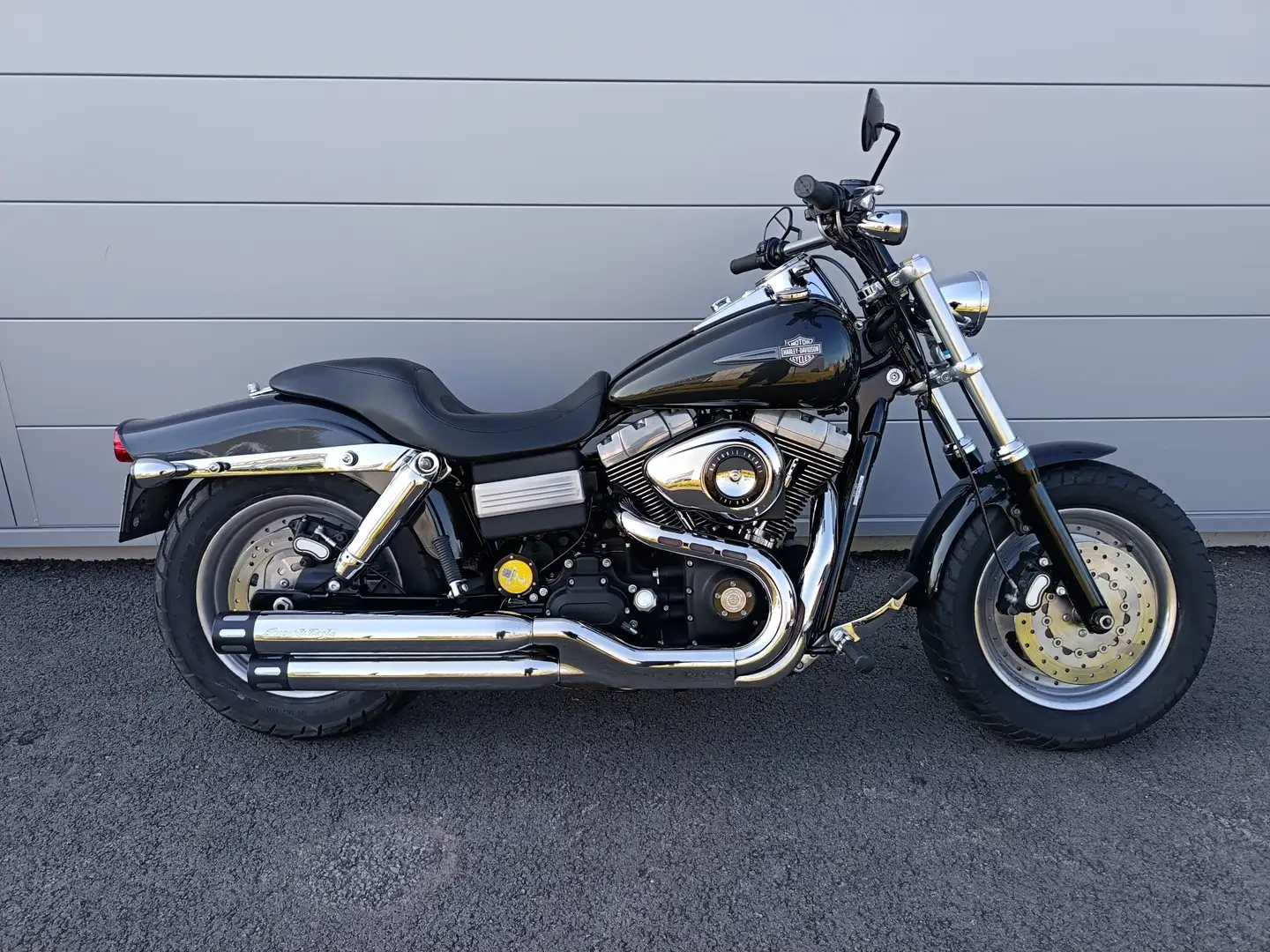 Harley-Davidson Dyna Fat Bob Gri - 2