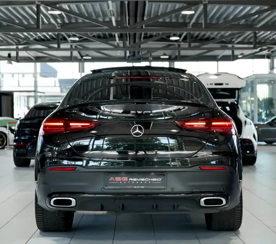 Mercedes-Benz 450 view 9