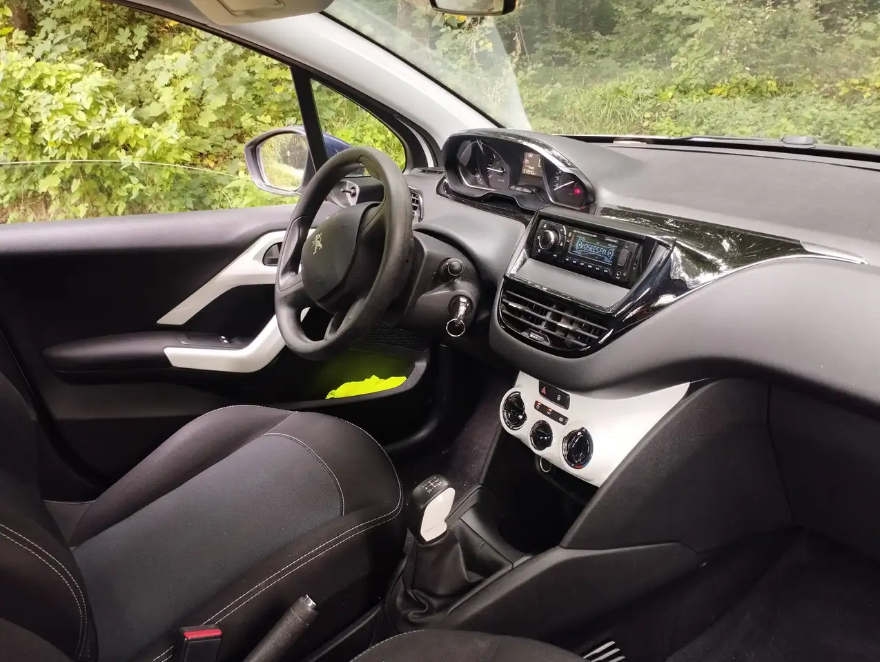 Peugeot 208 208 — photo 9