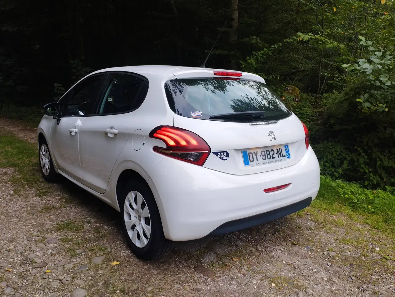 Peugeot 208 208 — photo 2