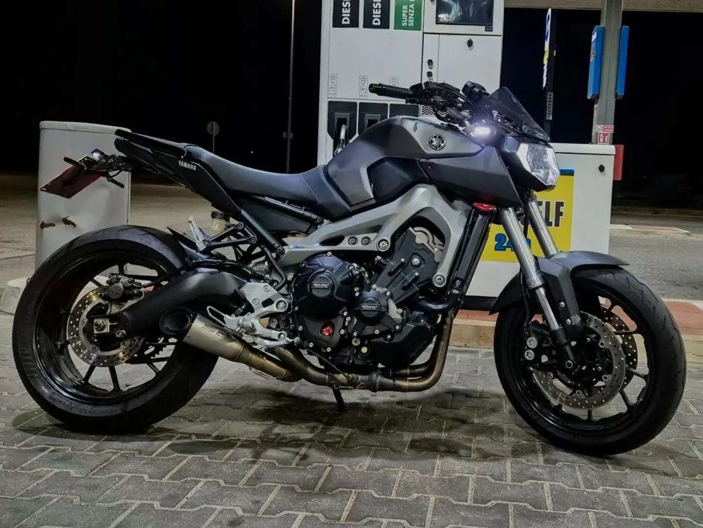 Yamaha MT-09 Matt Black Grigio - 1